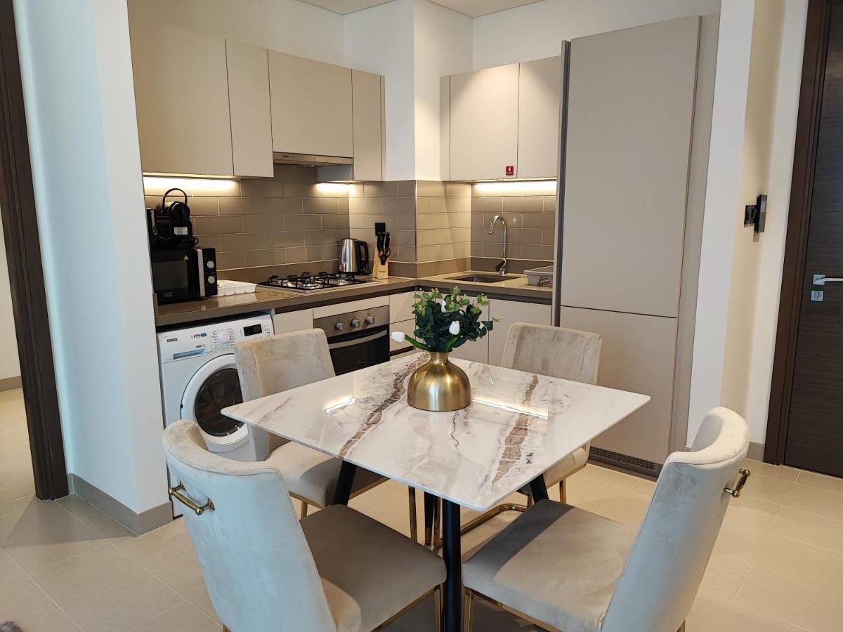 Beautiful 2 Bedroom Next To Business Bay - Sobha Creek Vista Dubai Exteriör bild