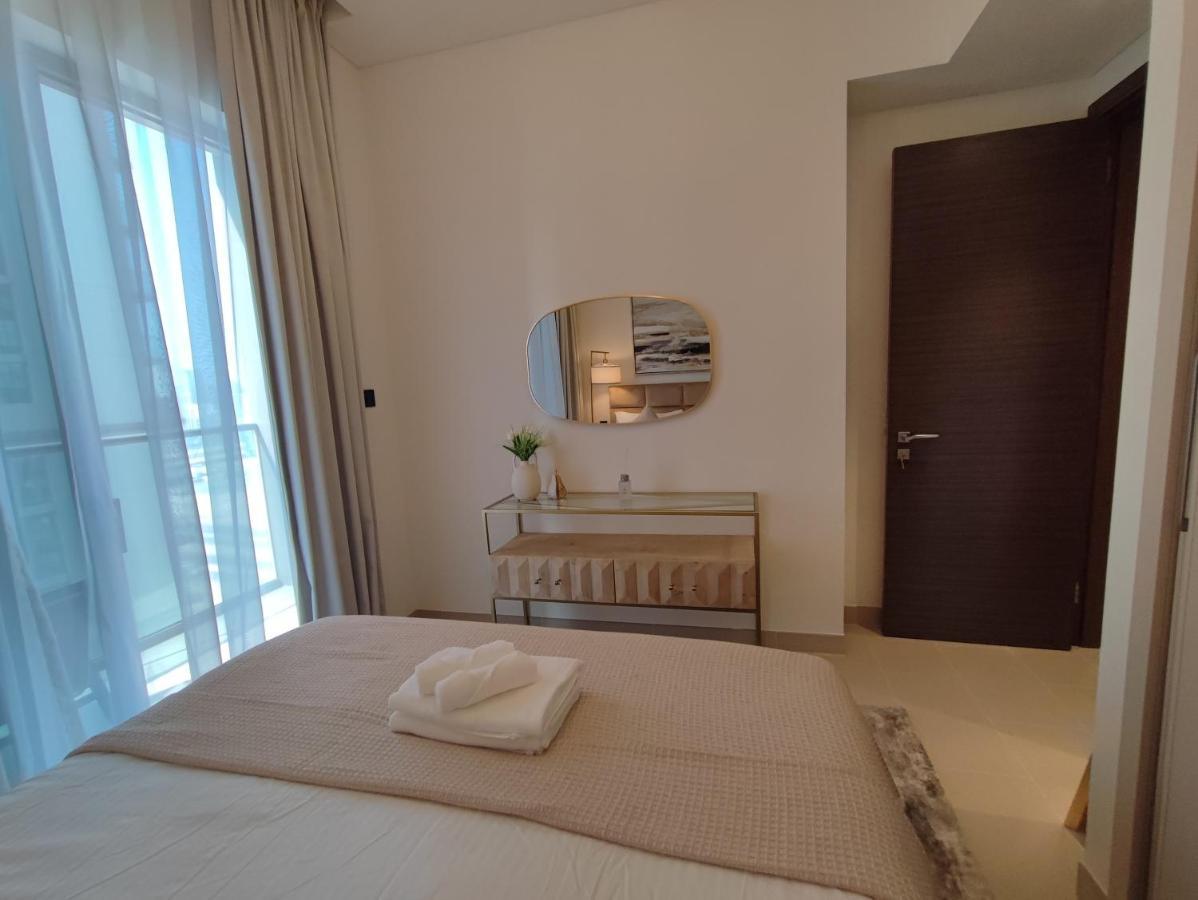 Beautiful 2 Bedroom Next To Business Bay - Sobha Creek Vista Dubai Exteriör bild