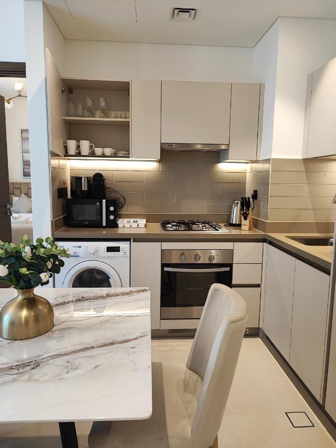 Beautiful 2 Bedroom Next To Business Bay - Sobha Creek Vista Dubai Exteriör bild