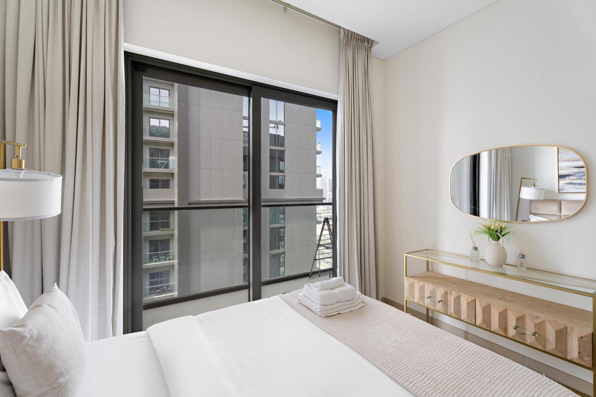 Beautiful 2 Bedroom Next To Business Bay - Sobha Creek Vista Dubai Exteriör bild