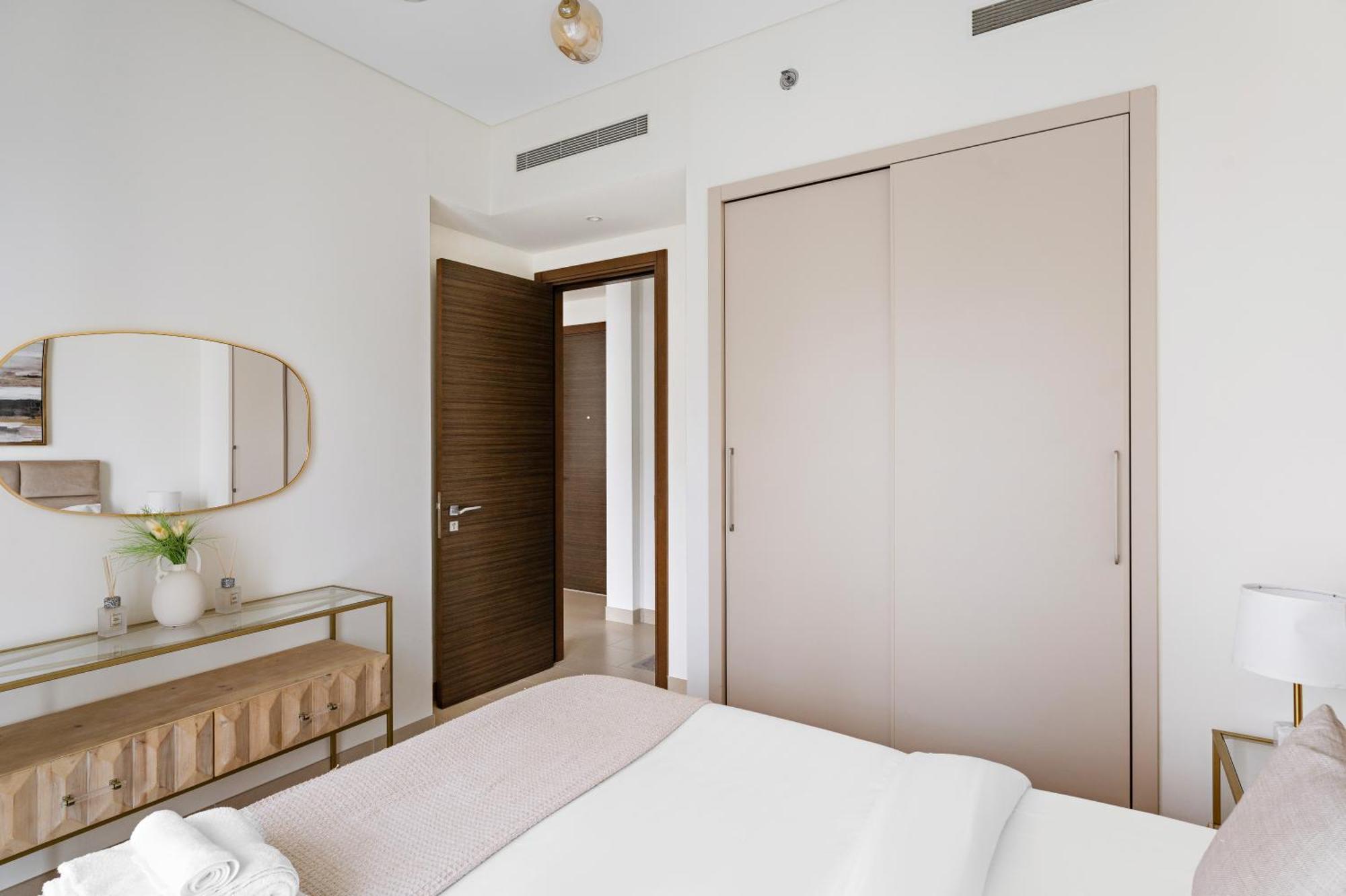 Beautiful 2 Bedroom Next To Business Bay - Sobha Creek Vista Dubai Exteriör bild